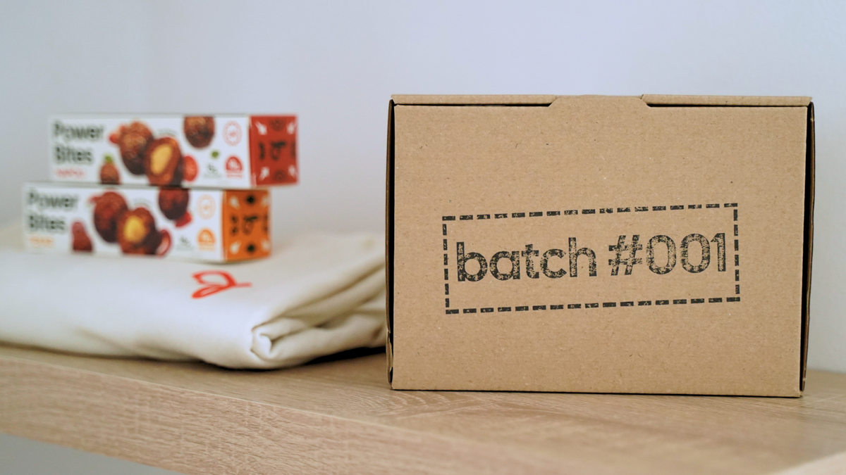 MealBites Batch #001 Versandbox mit Power Bites Packungen